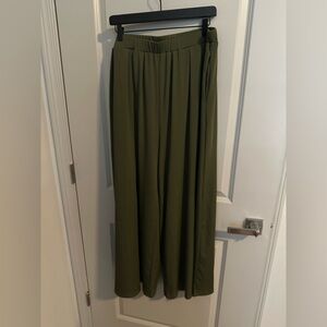 Cider Plus Olive green culotte pants. Size 1x